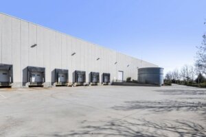 Mileway CBRE Savills comercialización logística